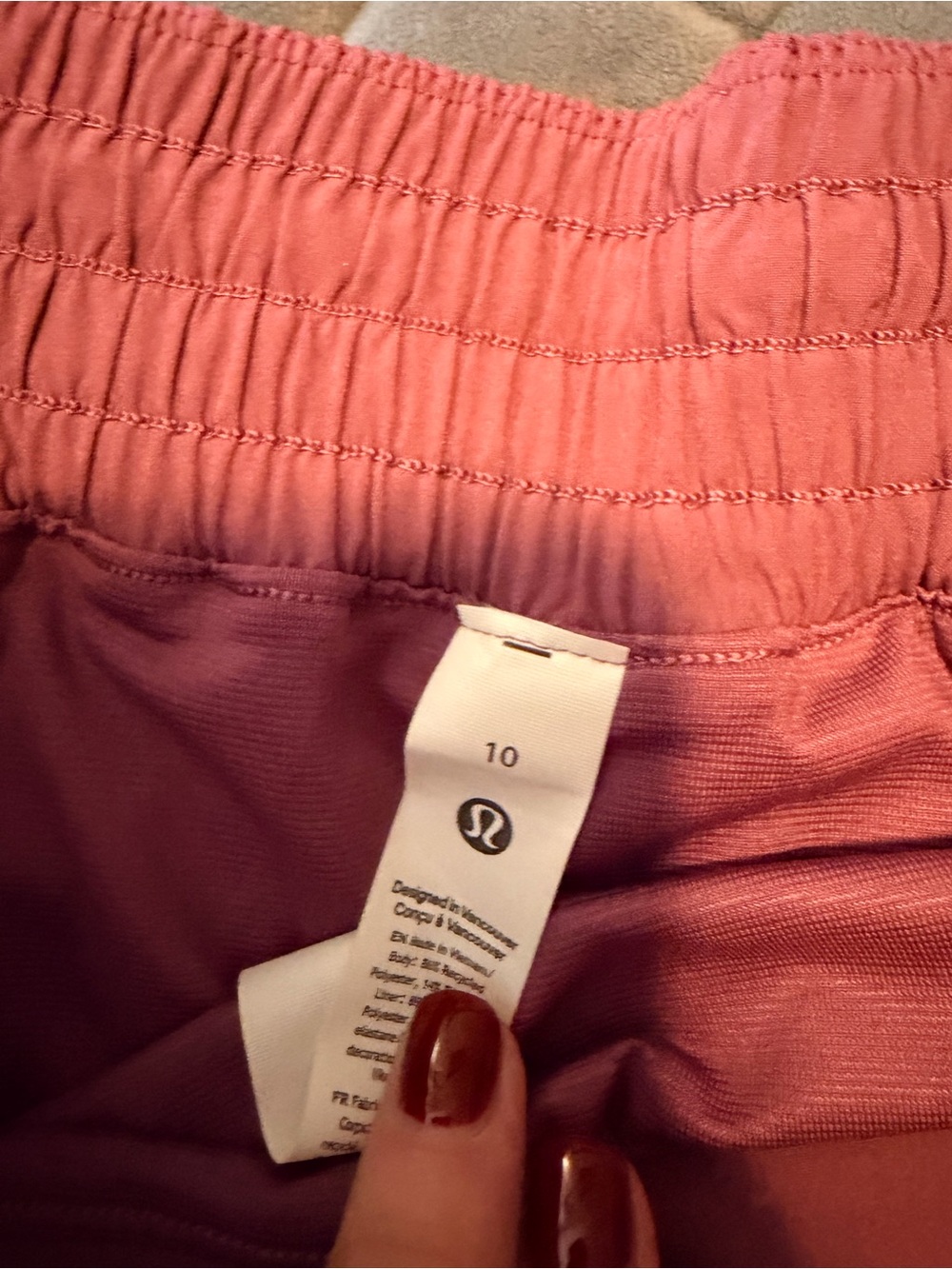 {Lululemon} - Picture 3 of 3